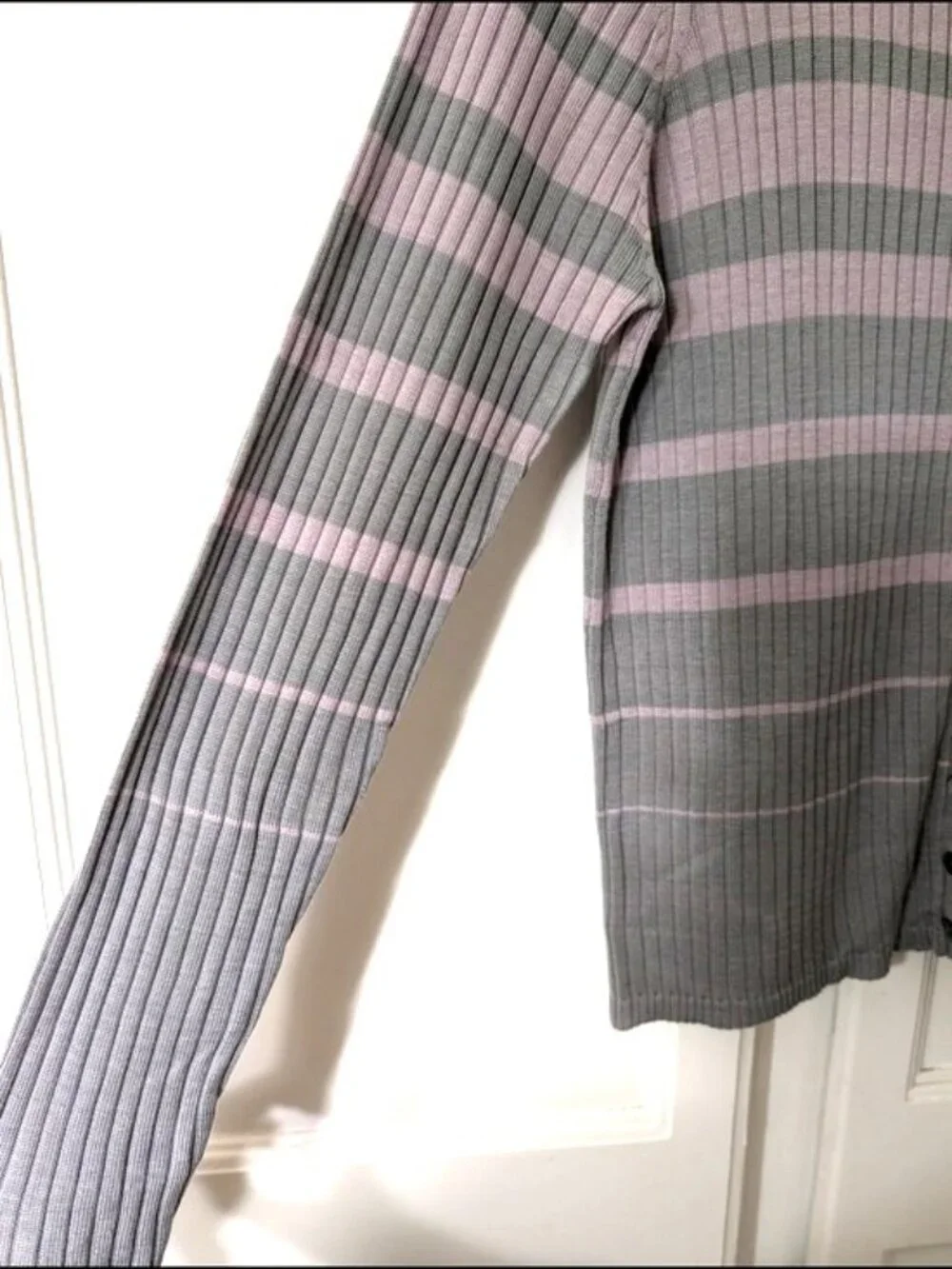 Amanda Smith 100% Silk Gray and‎ Lavender Striped Ribbed Button Cardigan S